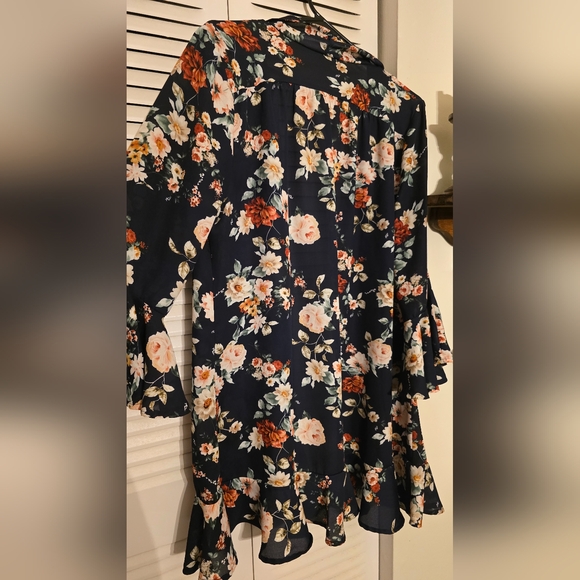 Entro Navy Floral Kimono - Picture 5 of 5